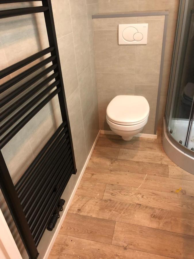 Hottub Forest Chalet Op De Veluwe! بوتِنْ المظهر الخارجي الصورة